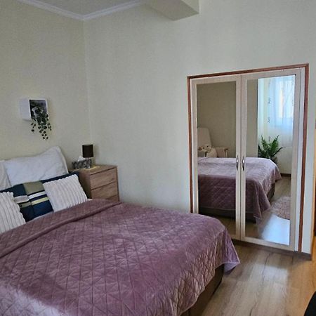 Anna Gyoengye Apartman Debrecen Buitenkant foto