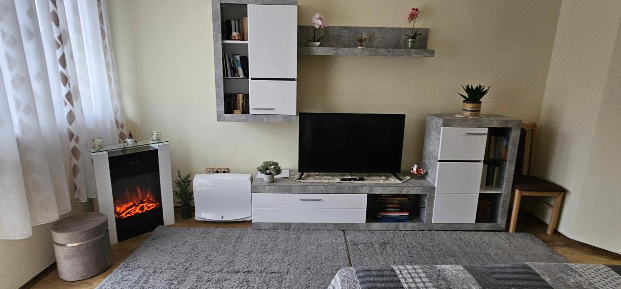 Anna Gyoengye Apartman Debrecen Buitenkant foto