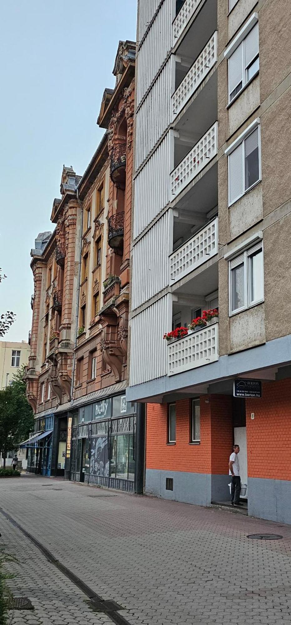 Anna Gyoengye Apartman Debrecen Buitenkant foto