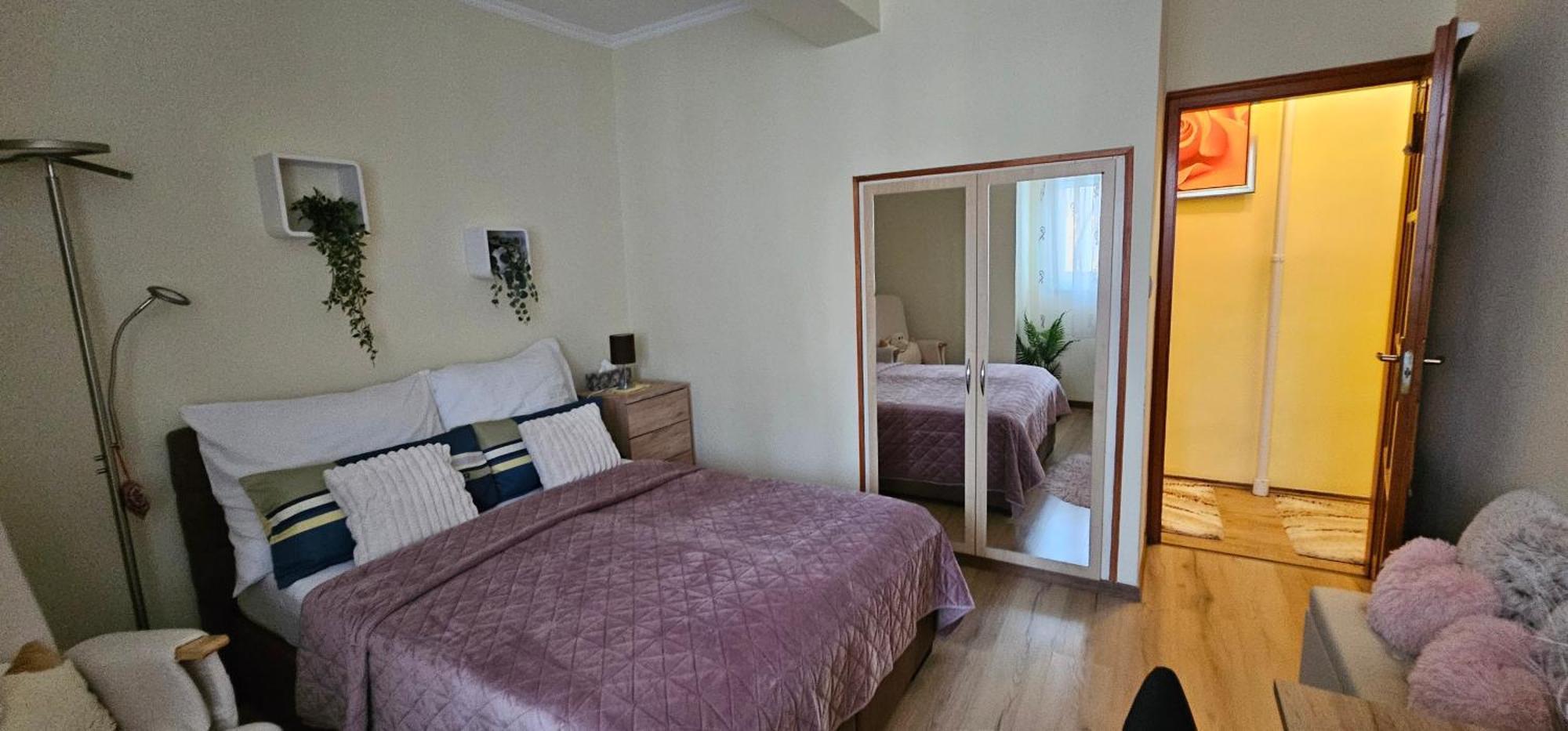 Anna Gyoengye Apartman Debrecen Buitenkant foto
