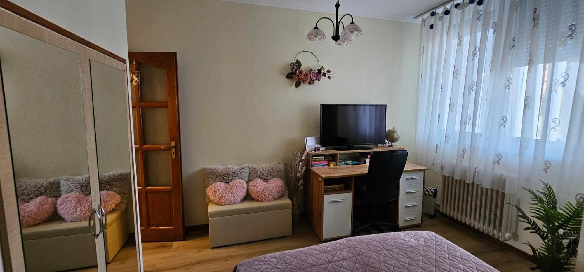Anna Gyoengye Apartman Debrecen Buitenkant foto